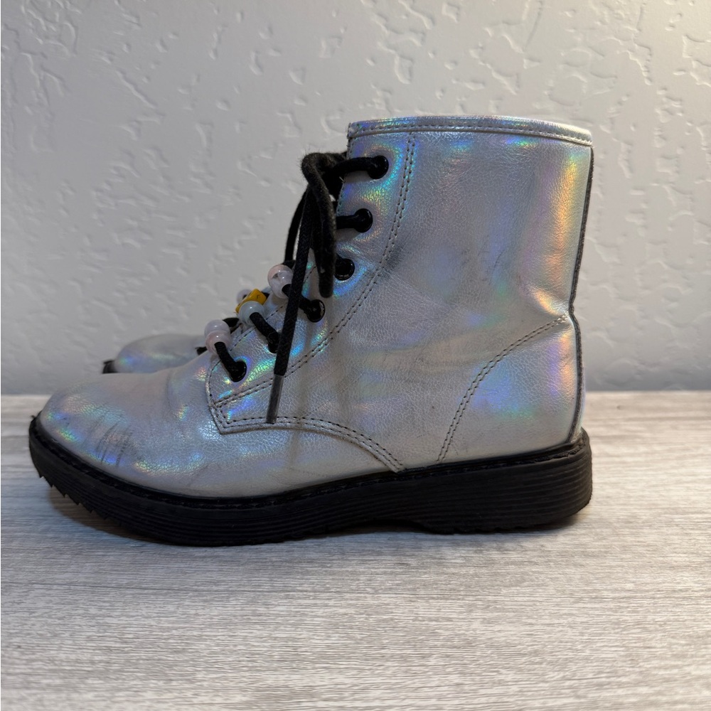 The Children’s Place | Holographic Metallic Lace-Up Boots | Girl’s Size 1